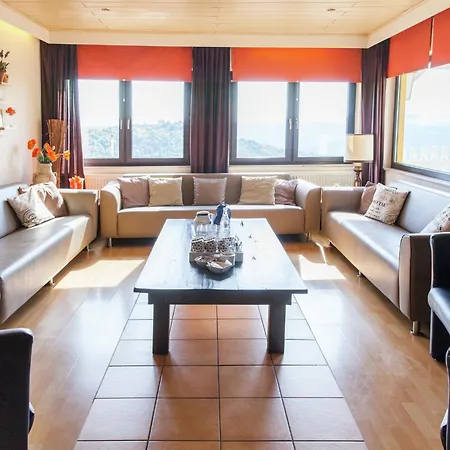 Сasa de vacaciones Beautiful With Sauna And Terrace Harscheid