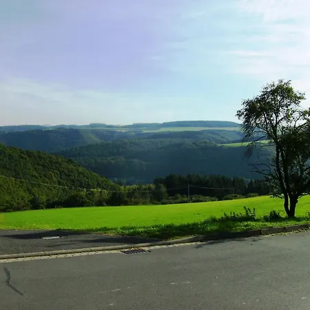 Beautiful With Sauna And Terrace Сasa de vacaciones Harscheid